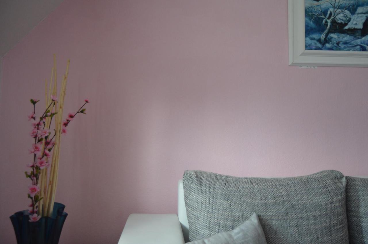 Motel Gombas Eksteriør bilde
