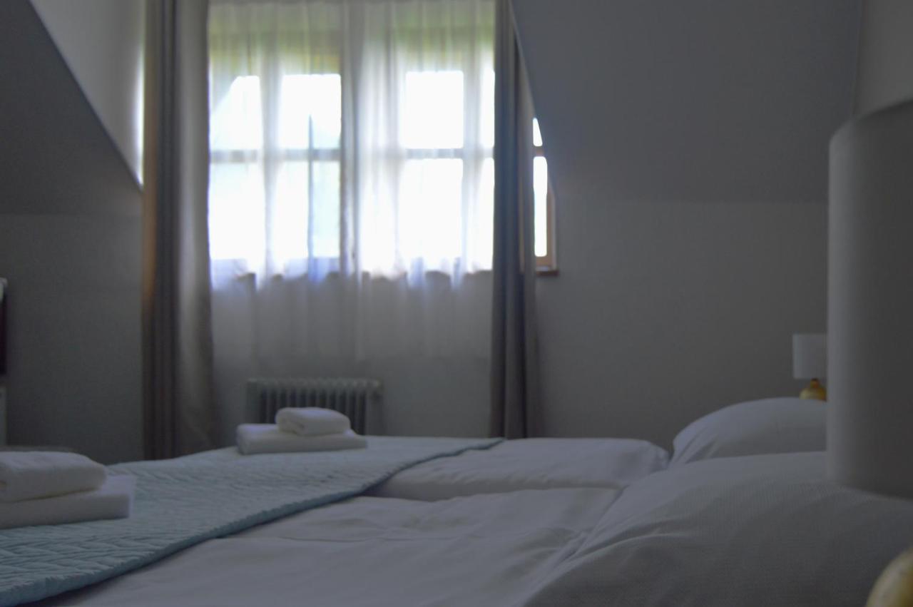 Motel Gombas Eksteriør bilde